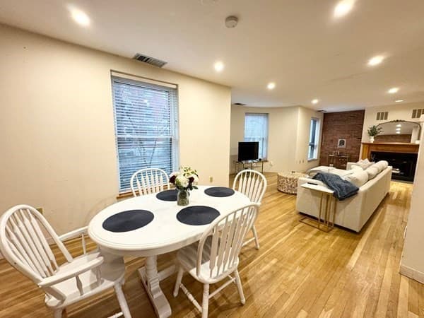 Condominium at 96 Gainsborough Street # 103W, Boston MA 02115, Boston, photo 3 of 10