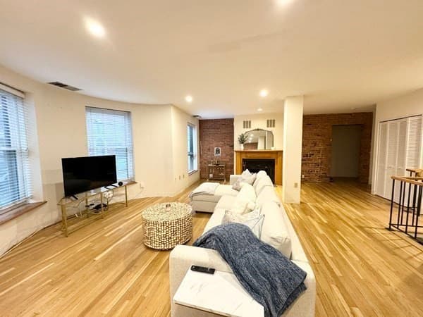 Condominium at 96 Gainsborough Street # 103W, Boston MA 02115, Boston, photo 4 of 10