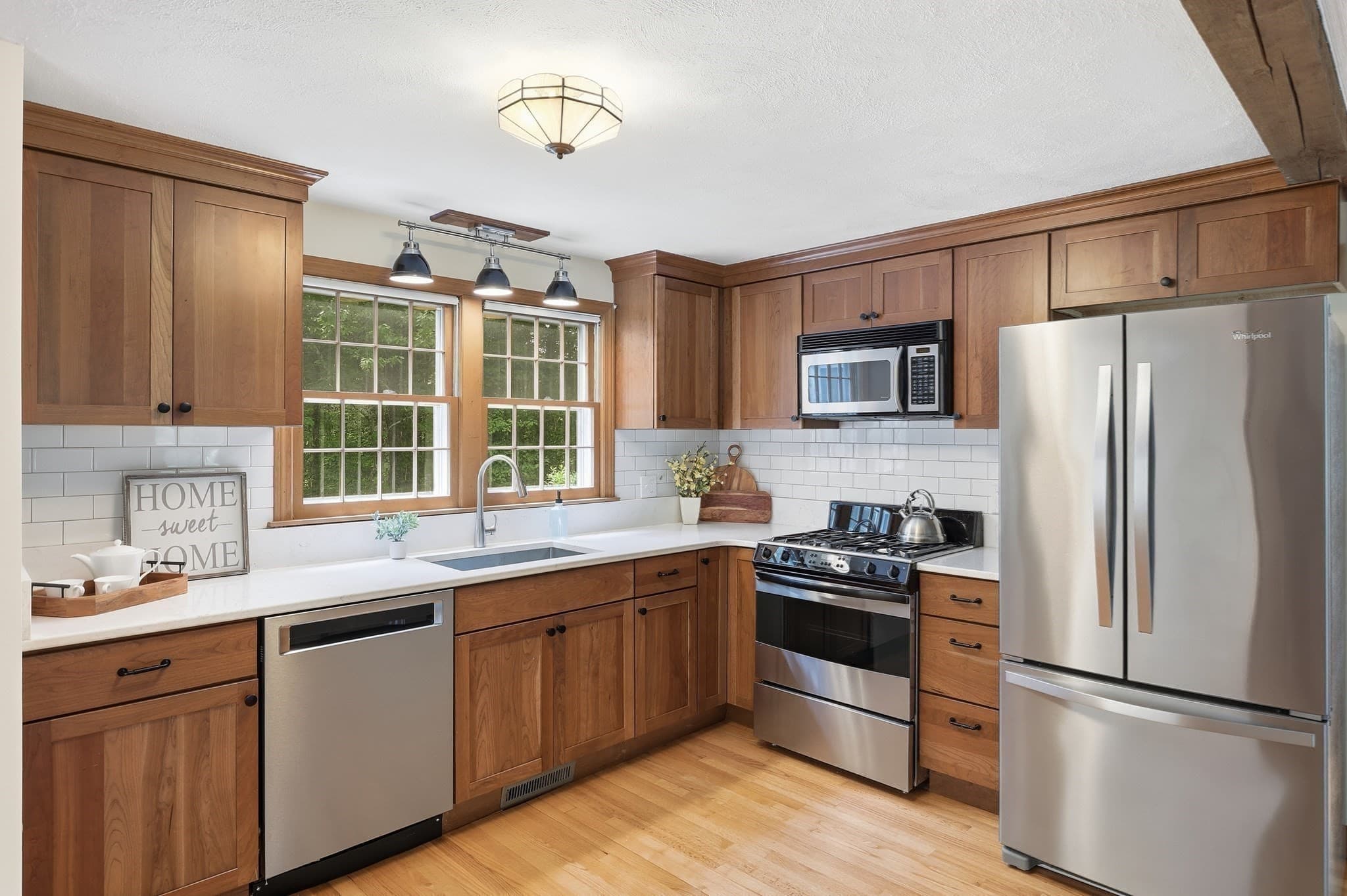 Single Family Residence at 10 Beaver Dam Dr, Westford MA 01886, Westford, photo 10 of 42