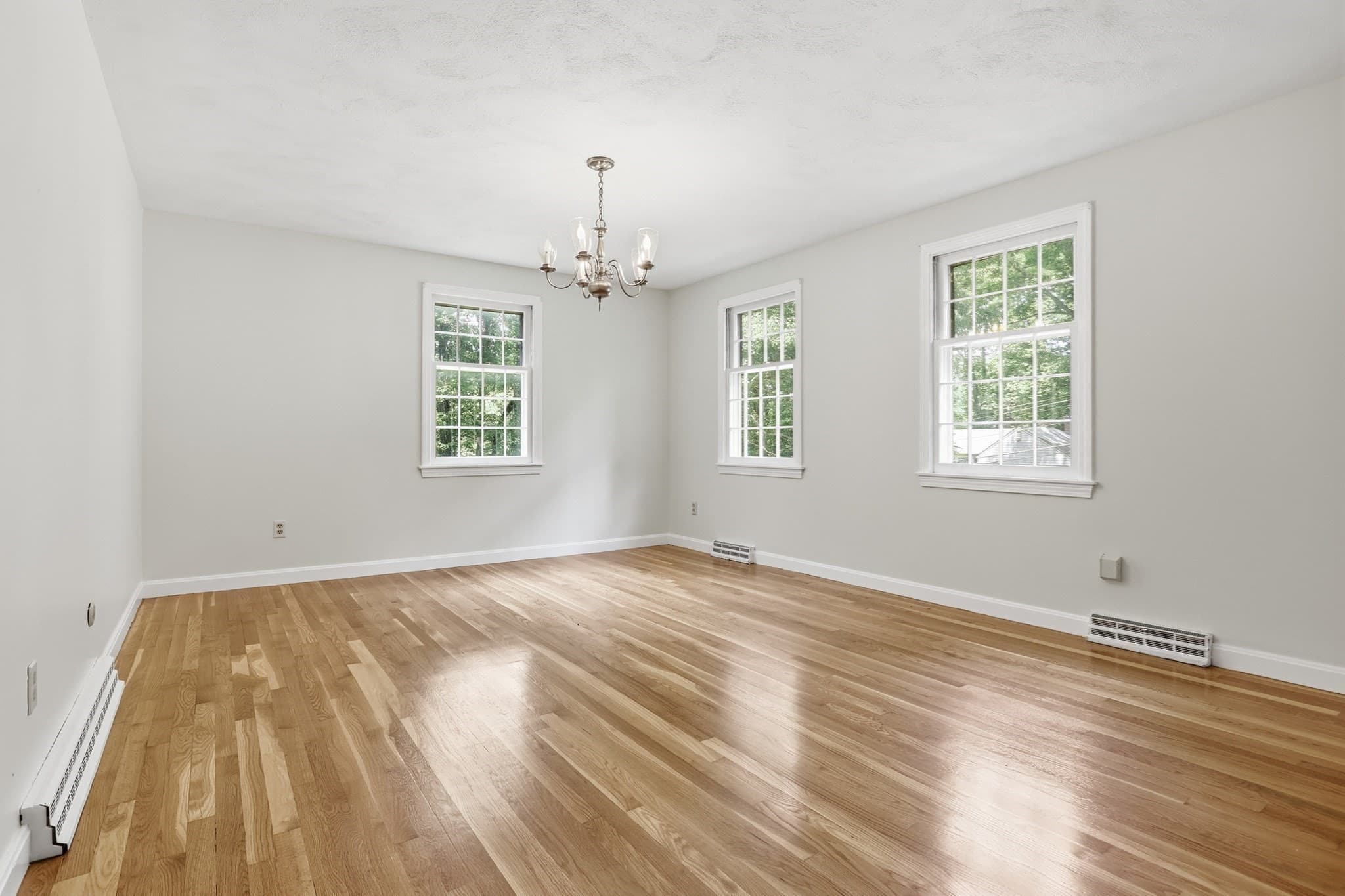 Single Family Residence at 10 Beaver Dam Dr, Westford MA 01886, Westford, photo 8 of 42