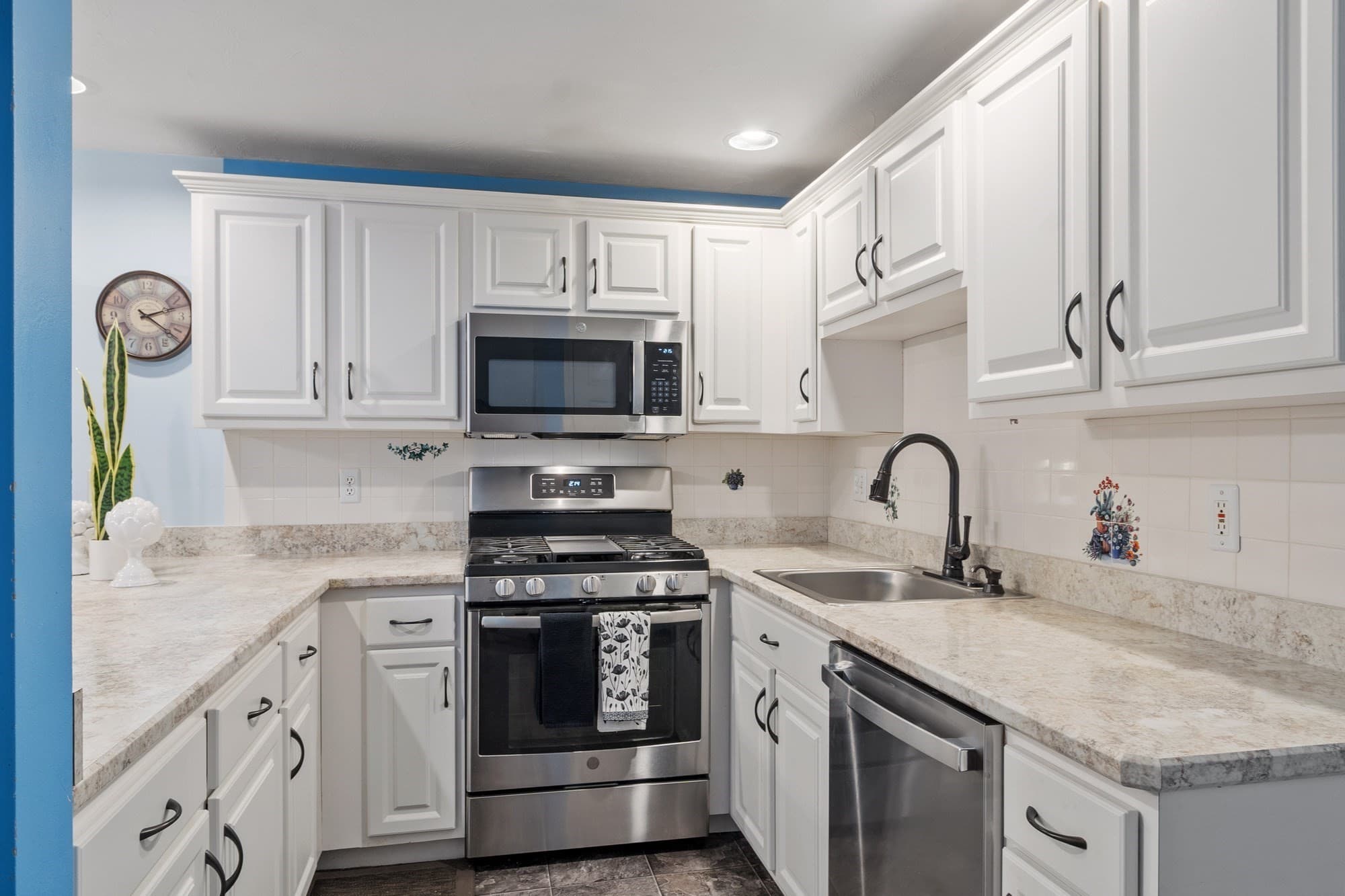 Condominium at 175 Littleton Road # B4, Chelmsford MA 01824, Chelmsford, photo 7 of 42