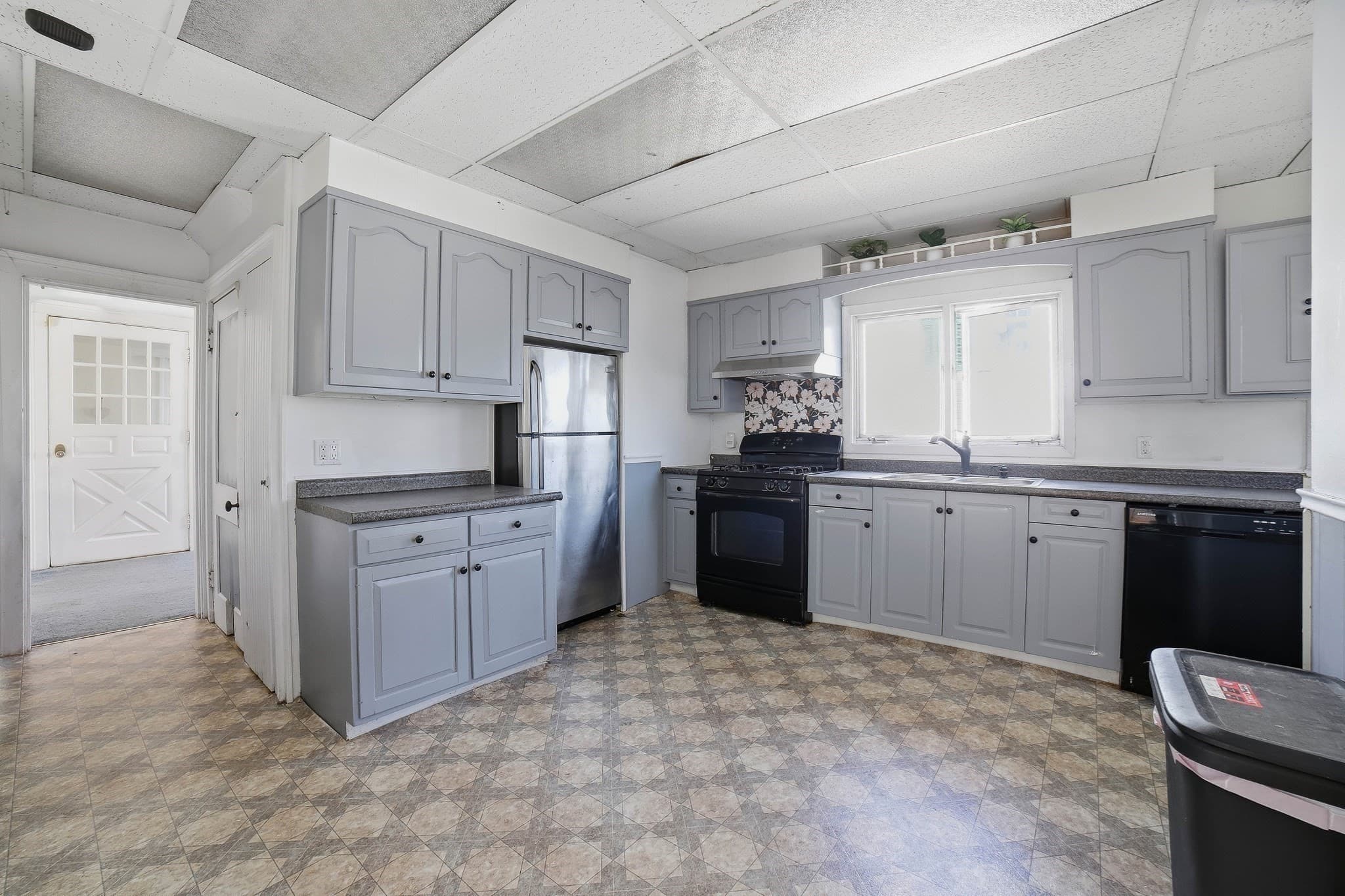 Single Family Residence at 36 Putnam Ave, Lowell MA 01851, Lowell, photo 11 of 35