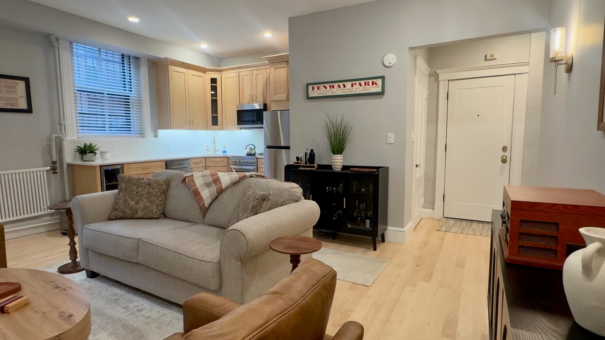 Condominium at 135 Marlborough # 2, Boston MA 02116, Boston, photo 5 of 10