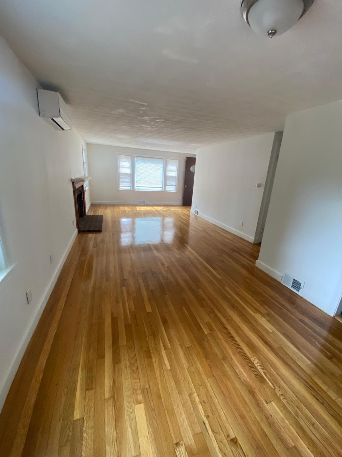 Single Family Residence at 266 Lowell St, Wilmington MA 01887, Wilmington, photo 7 of 29