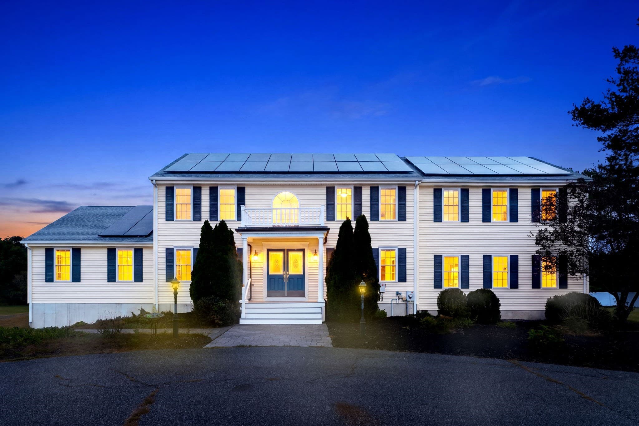 27 Charles Ave, Uxbridge MA 01569
