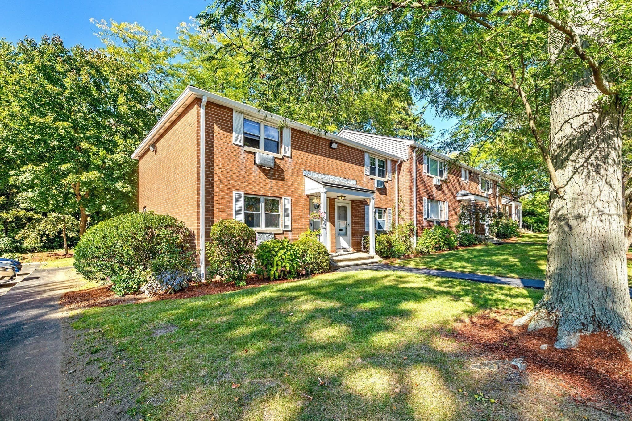 Condominium at 76 Jefferson St # 76, North Andover MA 01845, North Andover, photo 2 of 28