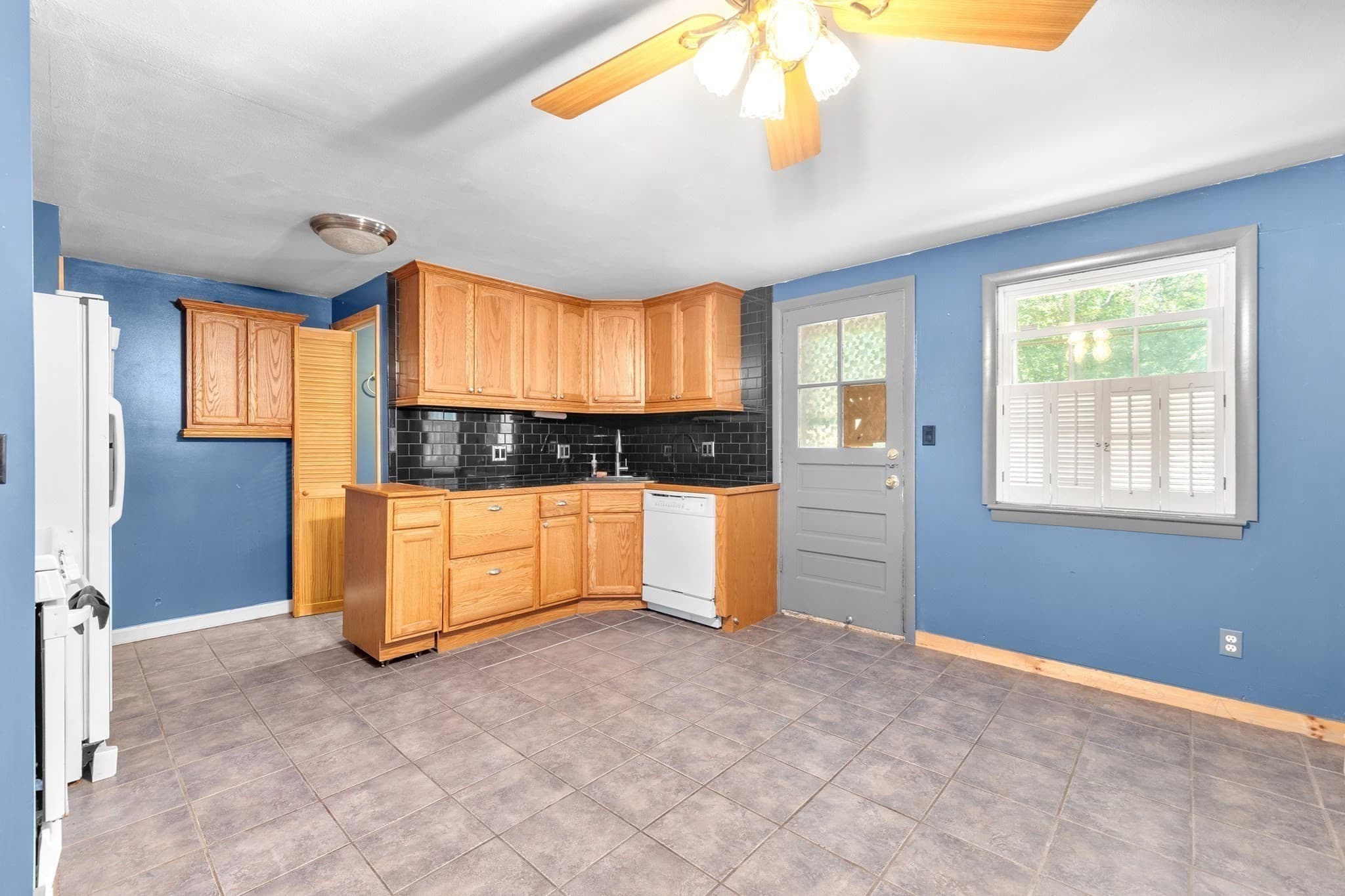 Condominium at 76 Jefferson St # 76, North Andover MA 01845, North Andover, photo 7 of 28