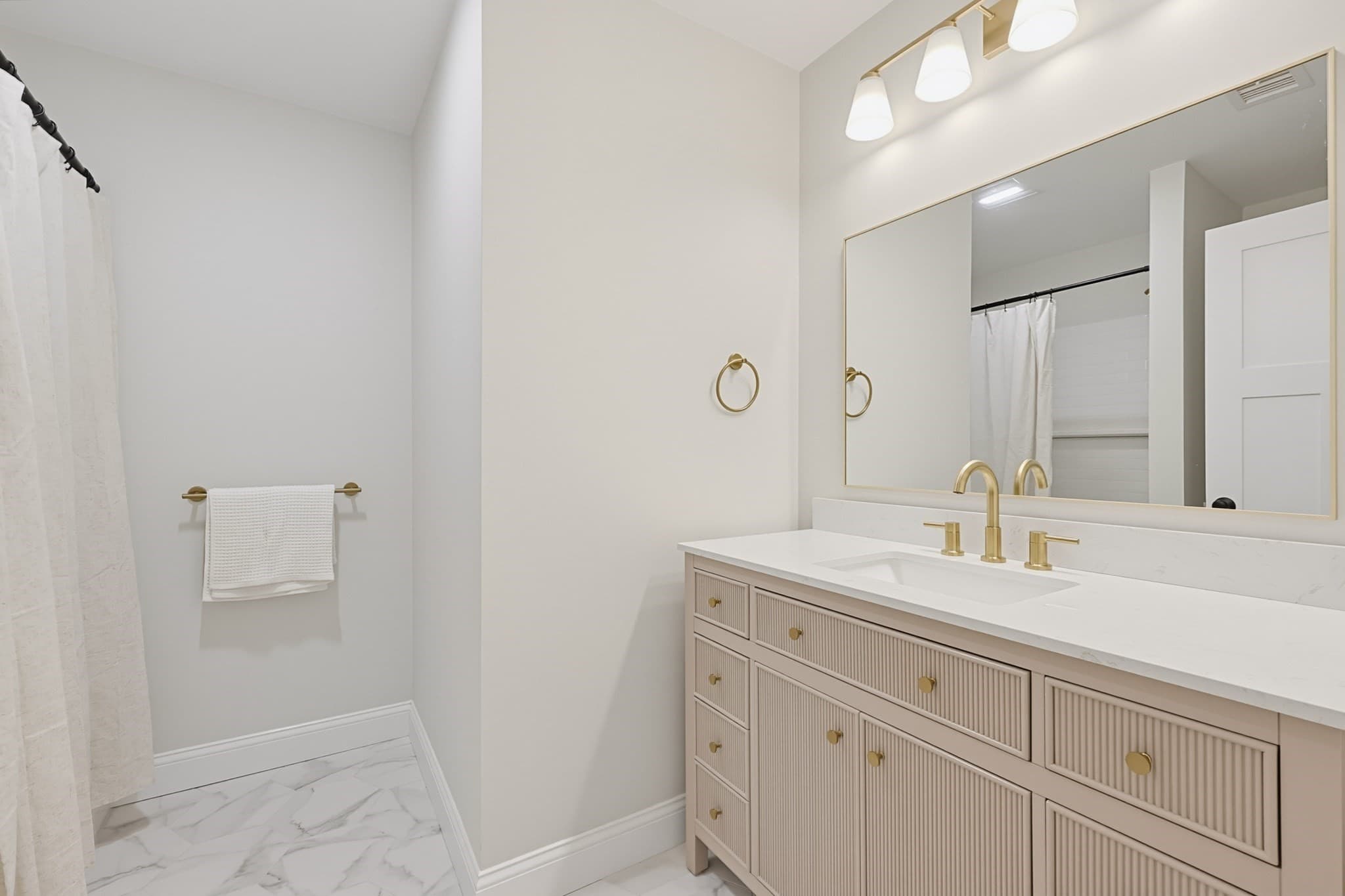 Condominium at 21 Dwinell Road # C, Taunton MA 02780, Taunton, photo 30 of 39