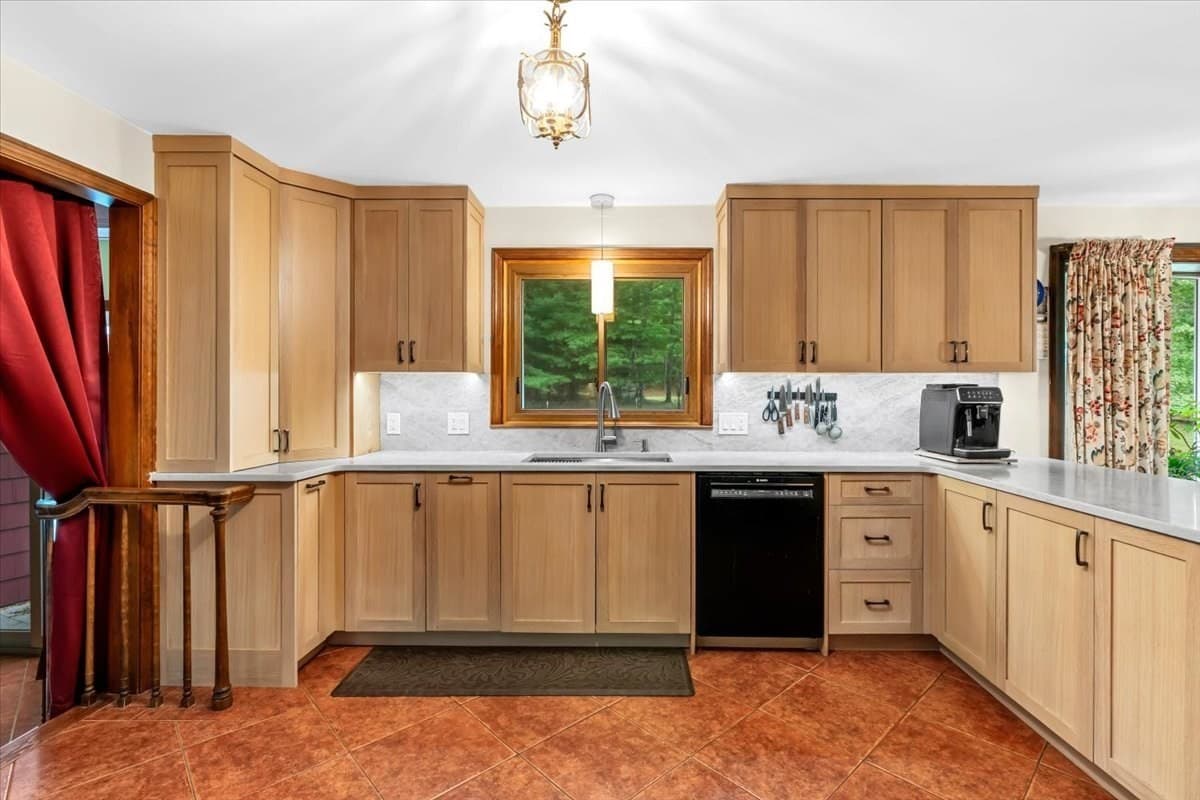 Single Family Residence at 331 Mountain St, Sharon MA 02067, Sharon, photo 9 of 42