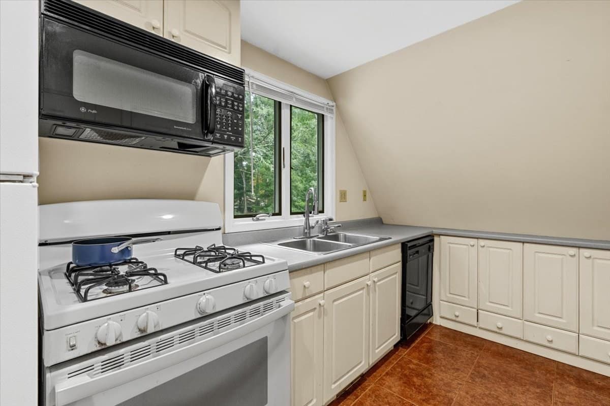 Single Family Residence at 331 Mountain St, Sharon MA 02067, Sharon, photo 35 of 42
