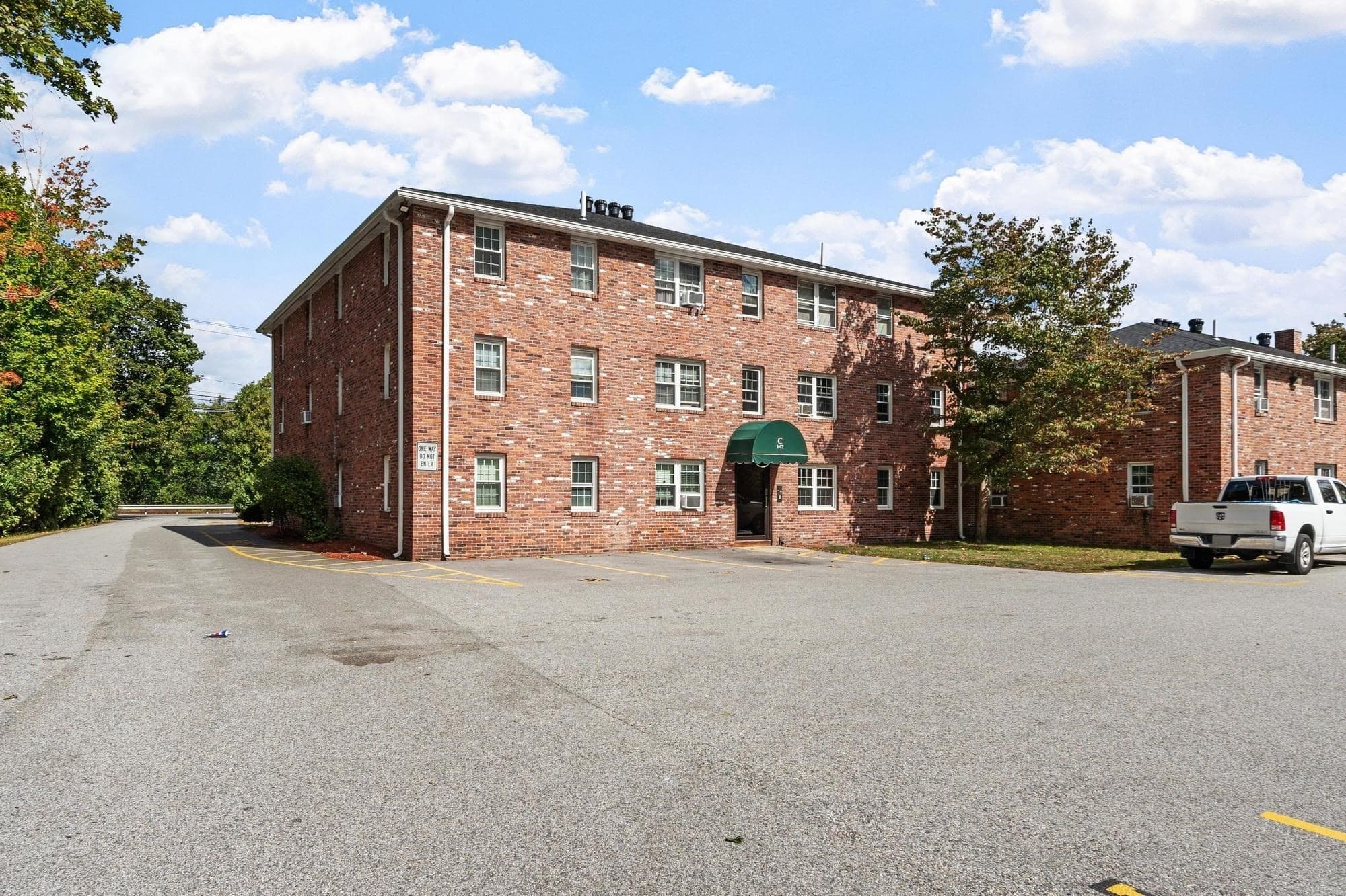 Condominium at 180 Tyngsboro Road # 9C, Chelmsford MA 01863, Chelmsford, photo 3 of 19