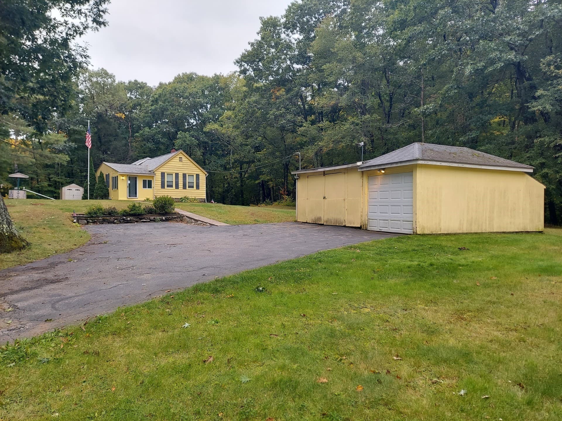 Single Family Residence at 226 Pine St, Leicester MA 01524, Leicester, photo 2 of 25