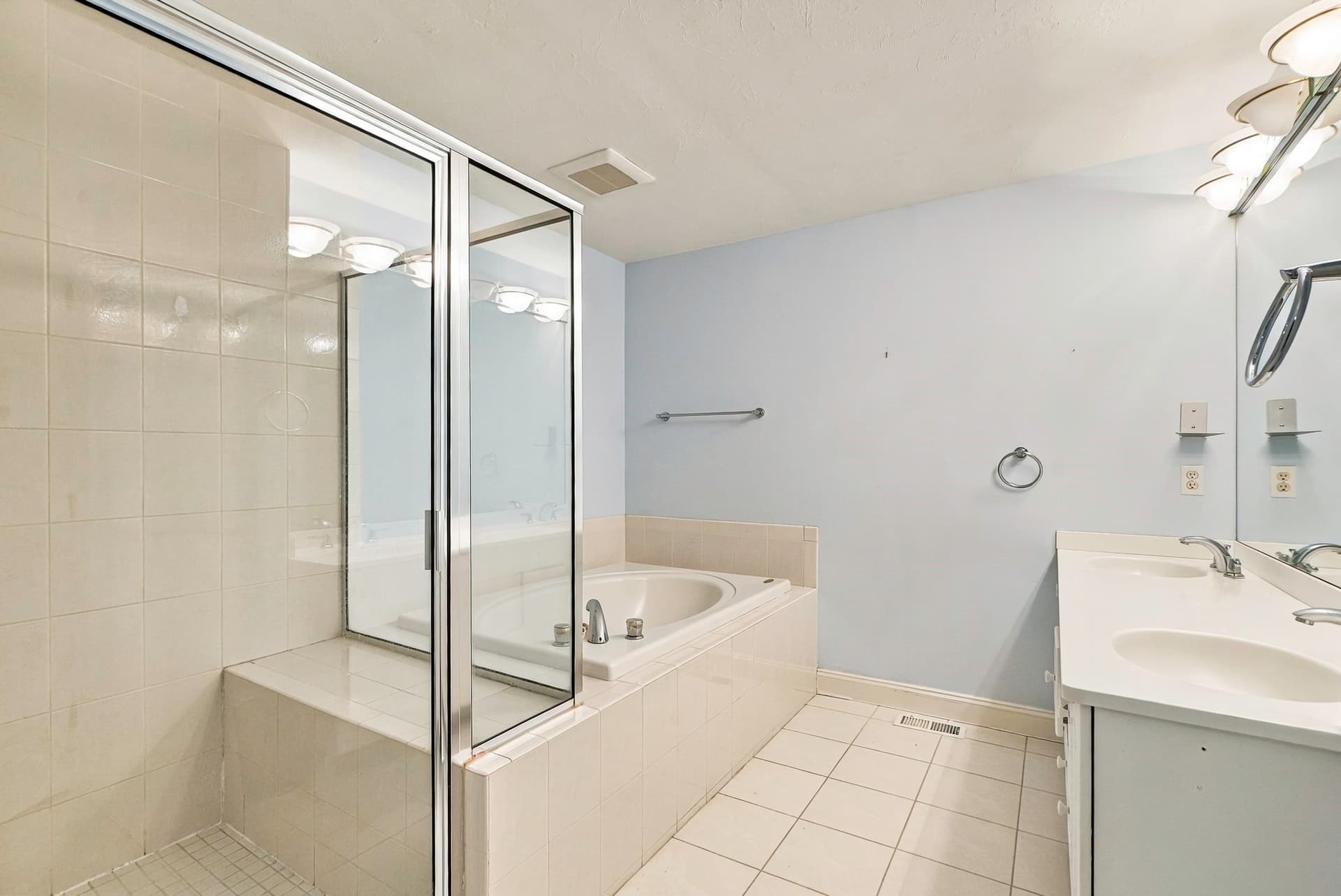 Condominium at 104 Dahlia Drive # 104, Wayland MA 01778, photo 14 of 26