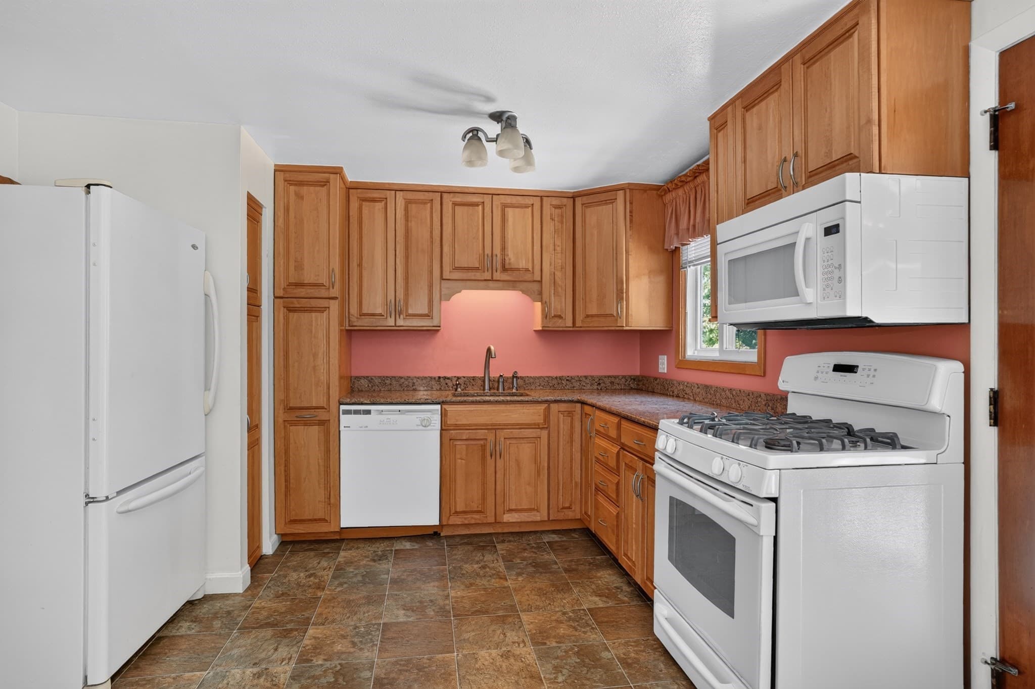 Single Family Residence at 3 Old Colony Rd, Burlington MA 01803, Burlington, photo 13 of 25