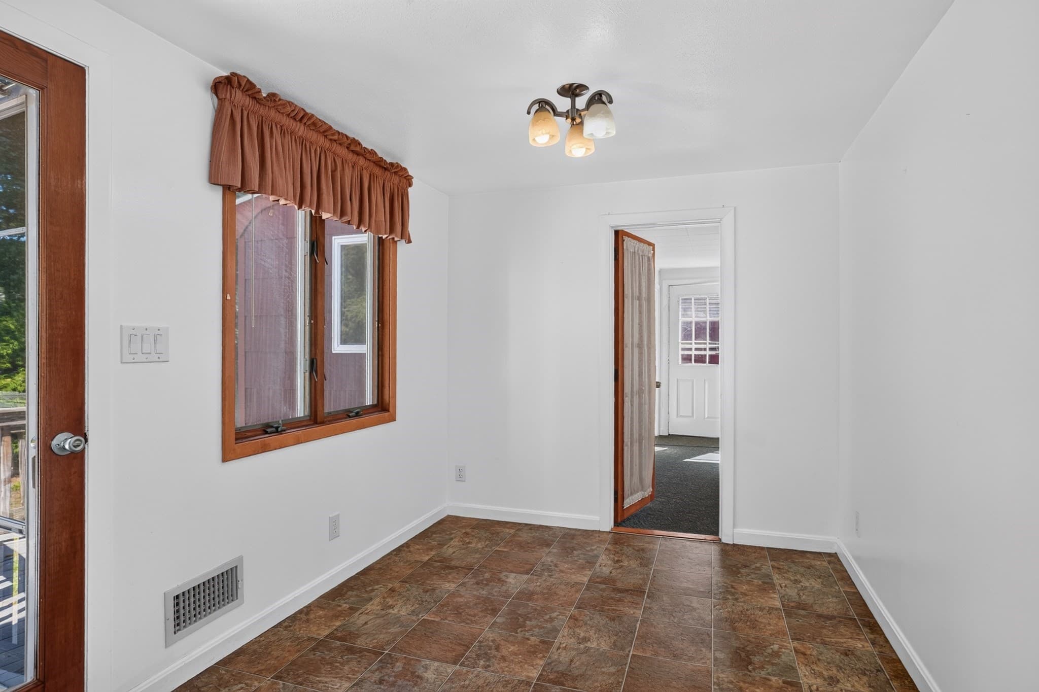 Single Family Residence at 3 Old Colony Rd, Burlington MA 01803, Burlington, photo 16 of 25