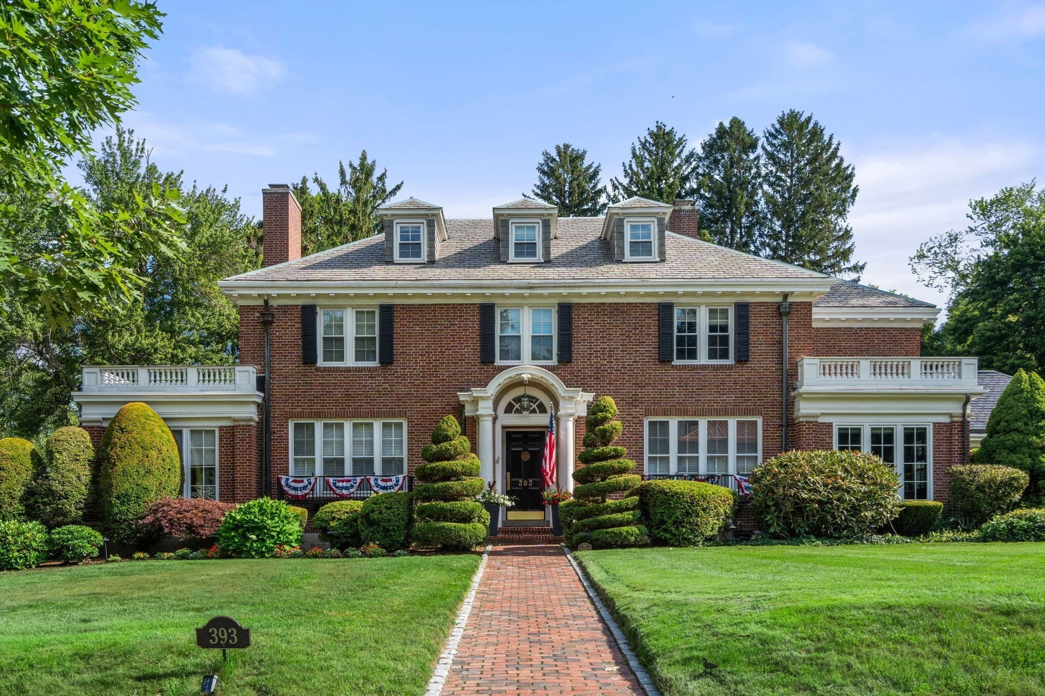 393 Commonwealth, Newton MA 02467