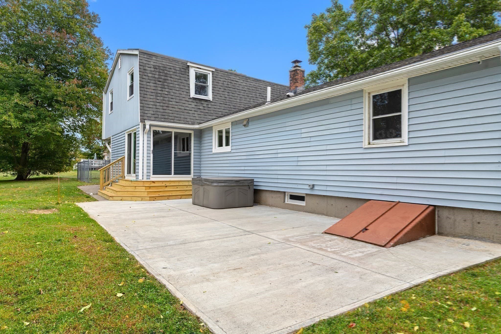 Single Family Residence at 48 Sunset Drive, Northbridge MA 01588, Northbridge, photo 32 of 41