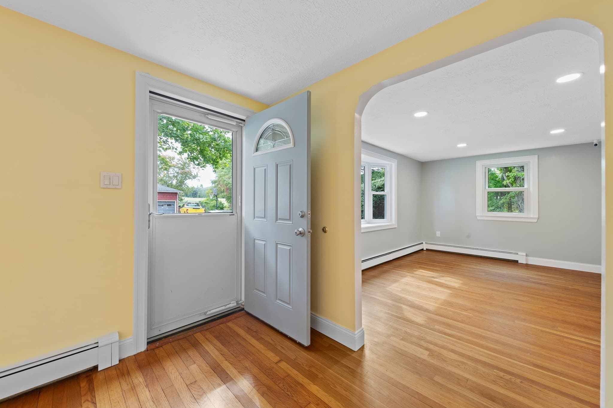 Single Family Residence at 48 Sunset Drive, Northbridge MA 01588, Northbridge, photo 4 of 41