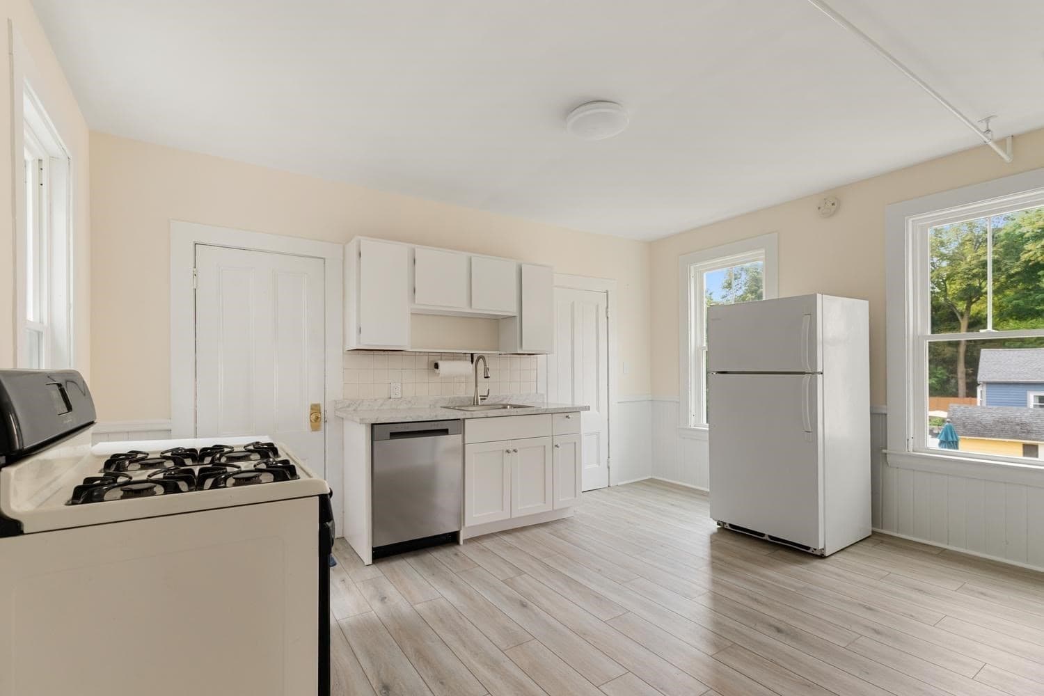3 Family at 286 Albion St, Wakefield MA 01880, Wakefield, photo 13 of 42