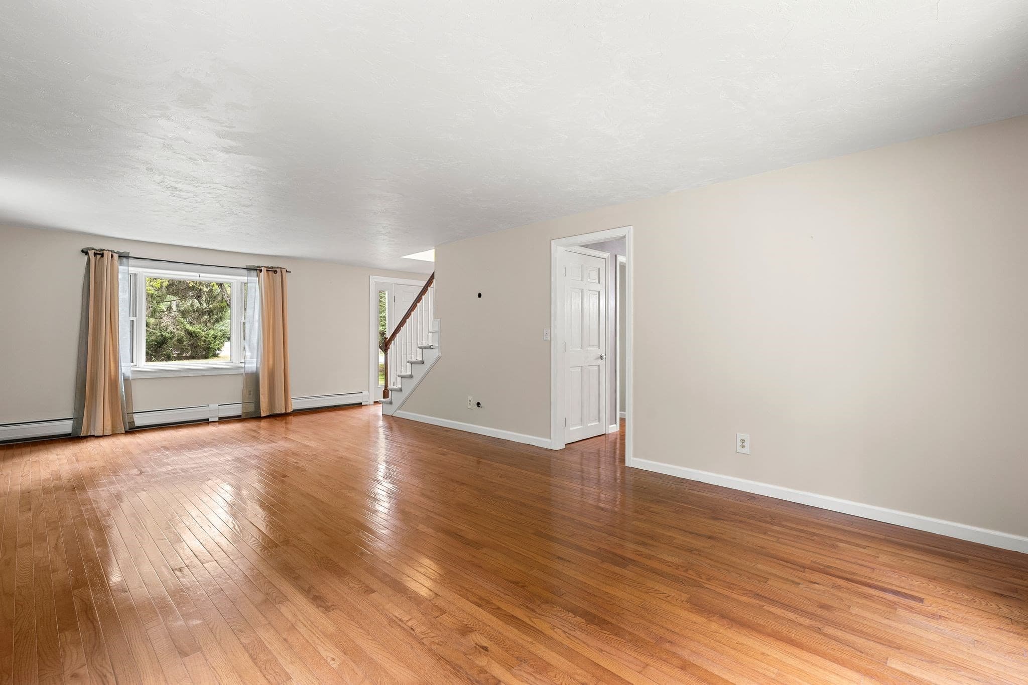 Single Family Residence at 1 Nottingham Dr, Raynham MA 02767, Raynham, photo 6 of 42