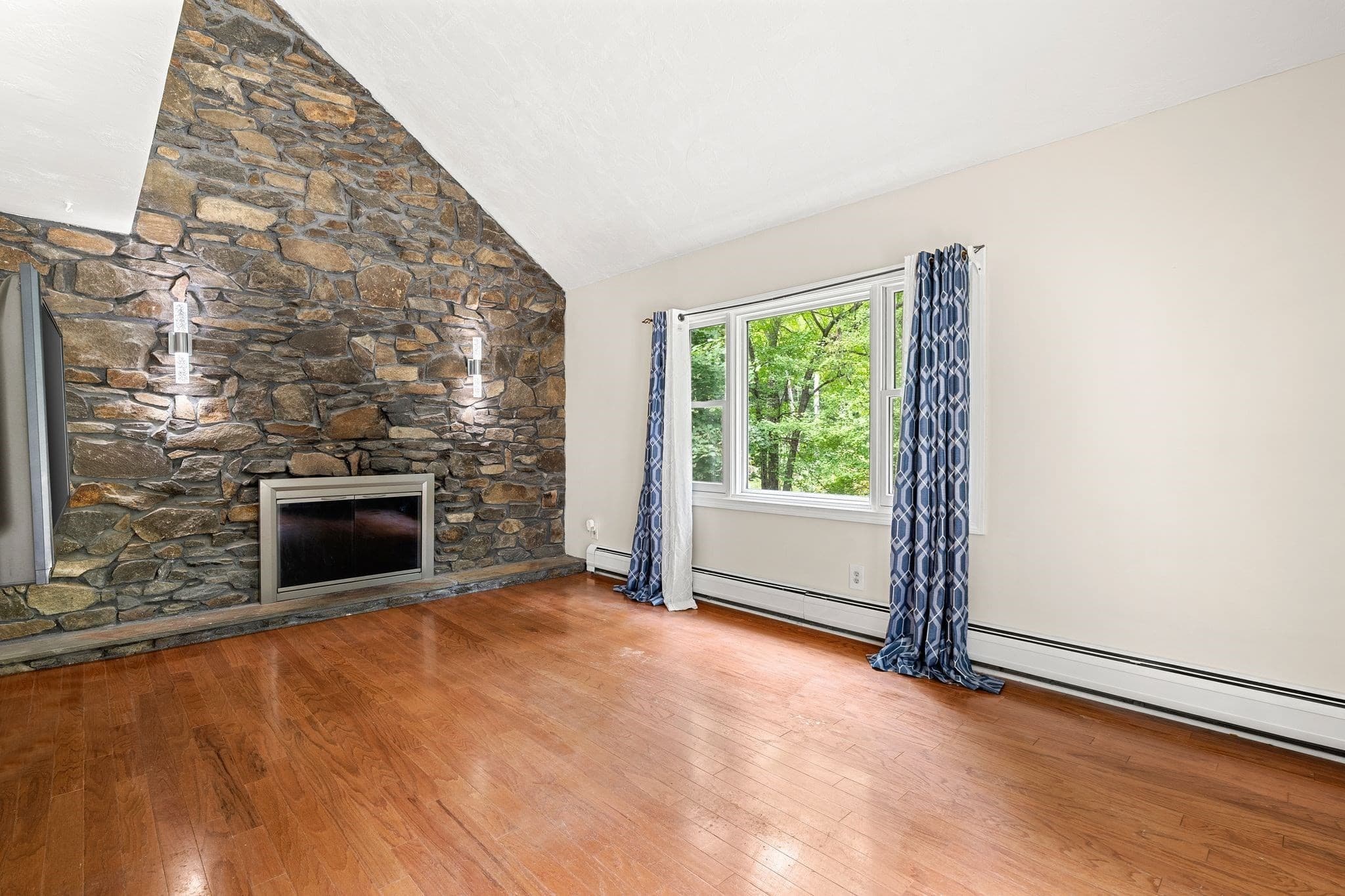 Single Family Residence at 1 Nottingham Dr, Raynham MA 02767, Raynham, photo 12 of 42