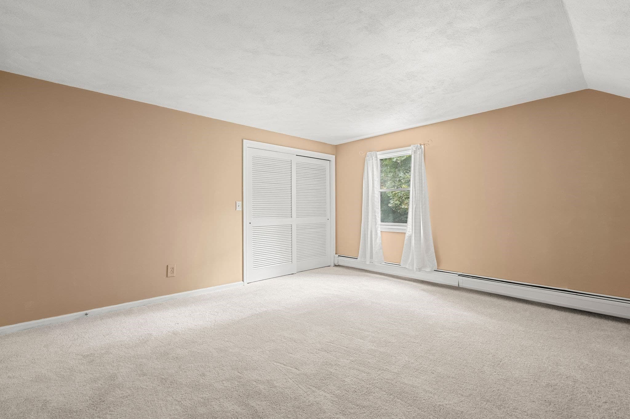 Single Family Residence at 1 Nottingham Dr, Raynham MA 02767, Raynham, photo 18 of 42