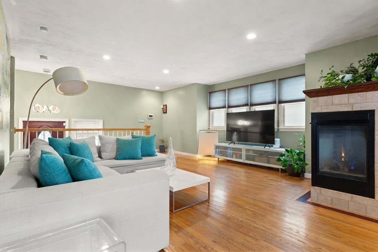 Single Family Residence at 16 Saint James Ave, Norwood MA 02062, Norwood, photo 6 of 39