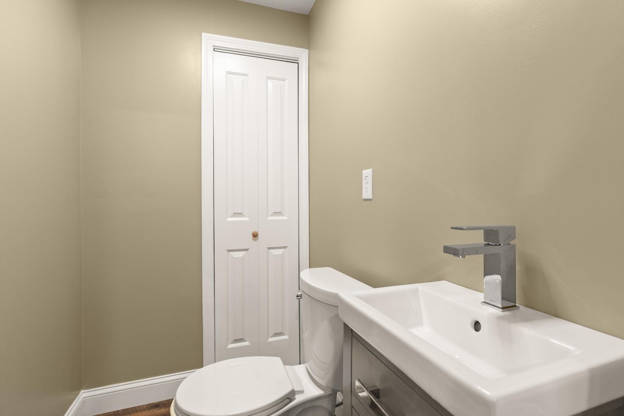 Single Family Residence at 16 Saint James Ave, Norwood MA 02062, Norwood, photo 26 of 39