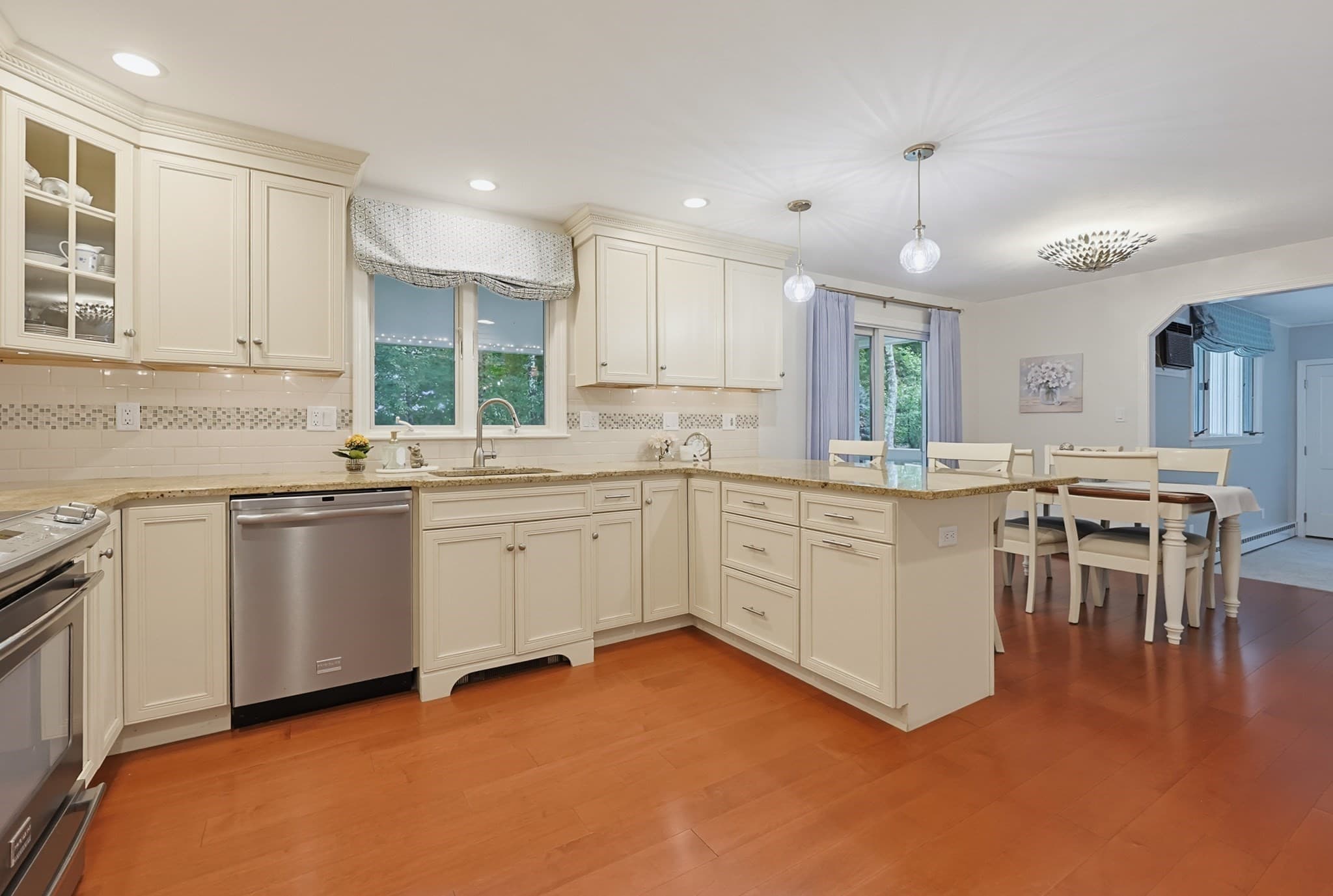 Single Family Residence at 45 Surrey Dr, Mansfield MA 02048, Mansfield, photo 6 of 39