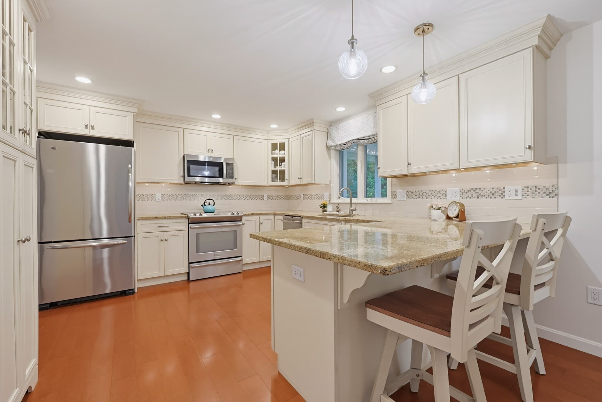 Single Family Residence at 45 Surrey Dr, Mansfield MA 02048, Mansfield, photo 5 of 39