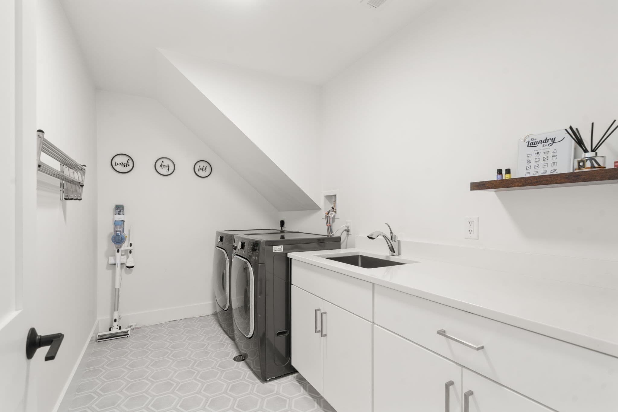 Single Family Residence at 12 Dairy Farm Lane, Southborough MA 01772, Southborough, photo 23 of 42