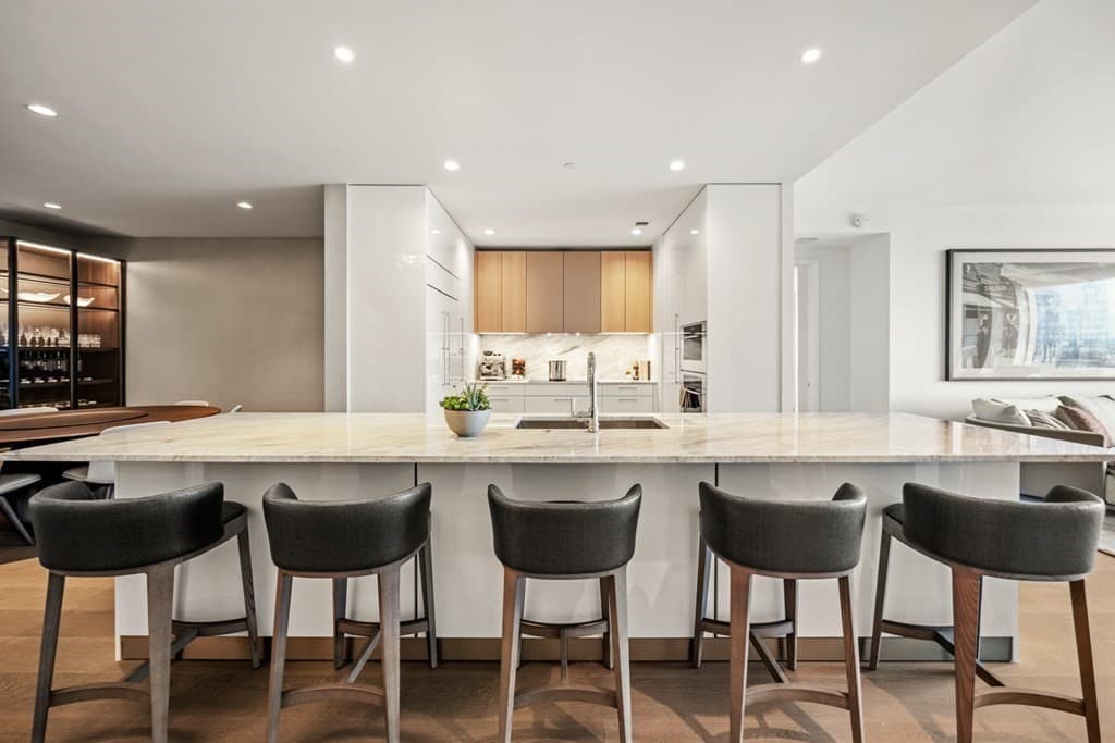 240 Devonshire Street # U4702, Boston MA 02110