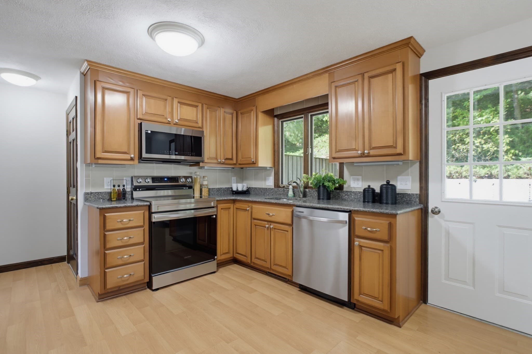 Condominium at 49 Gill St # 1, Walpole MA 02081, Walpole, photo 8 of 25