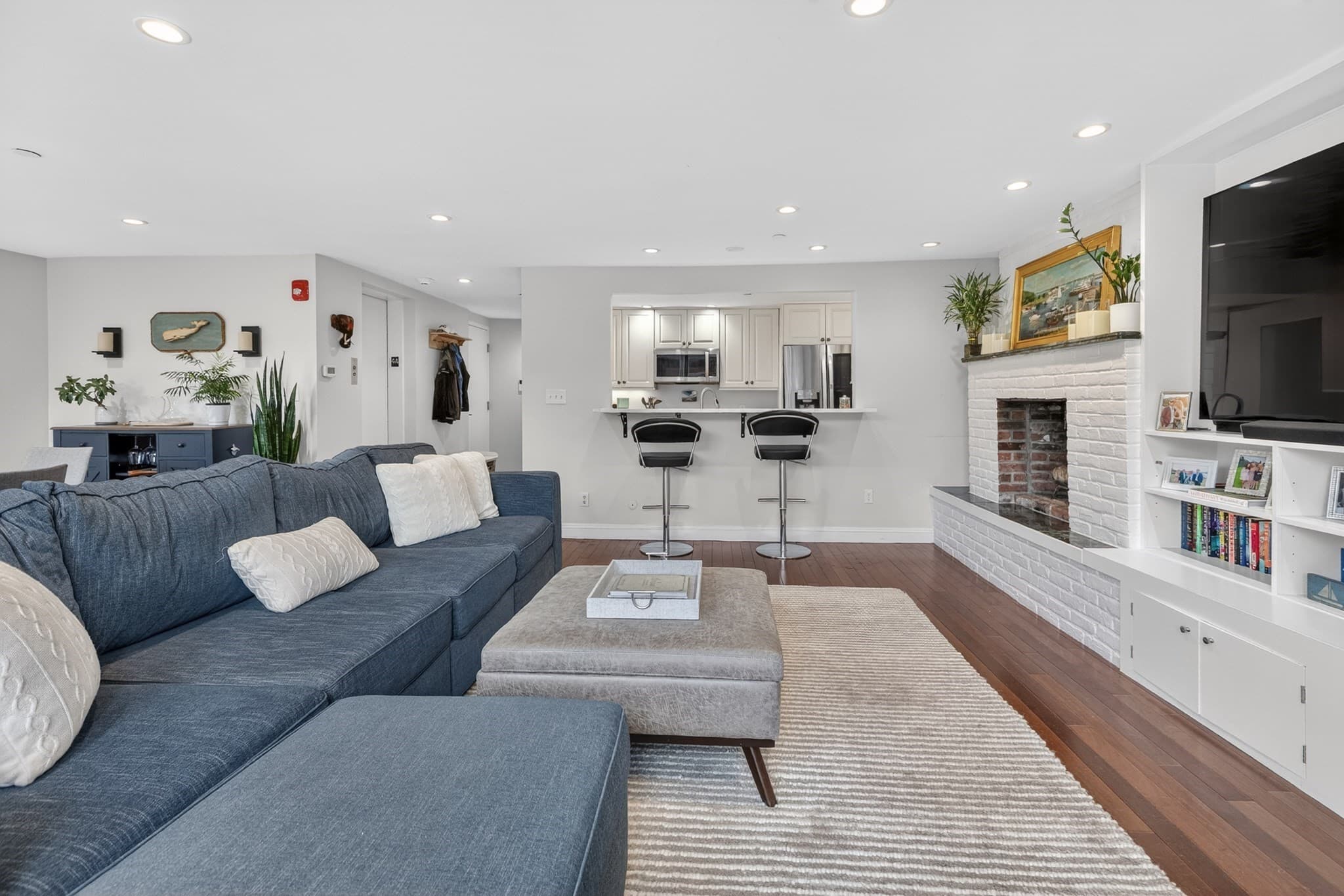 Condominium at 34 Hancock St. # 4A, Boston MA 02114, Boston, photo 3 of 17
