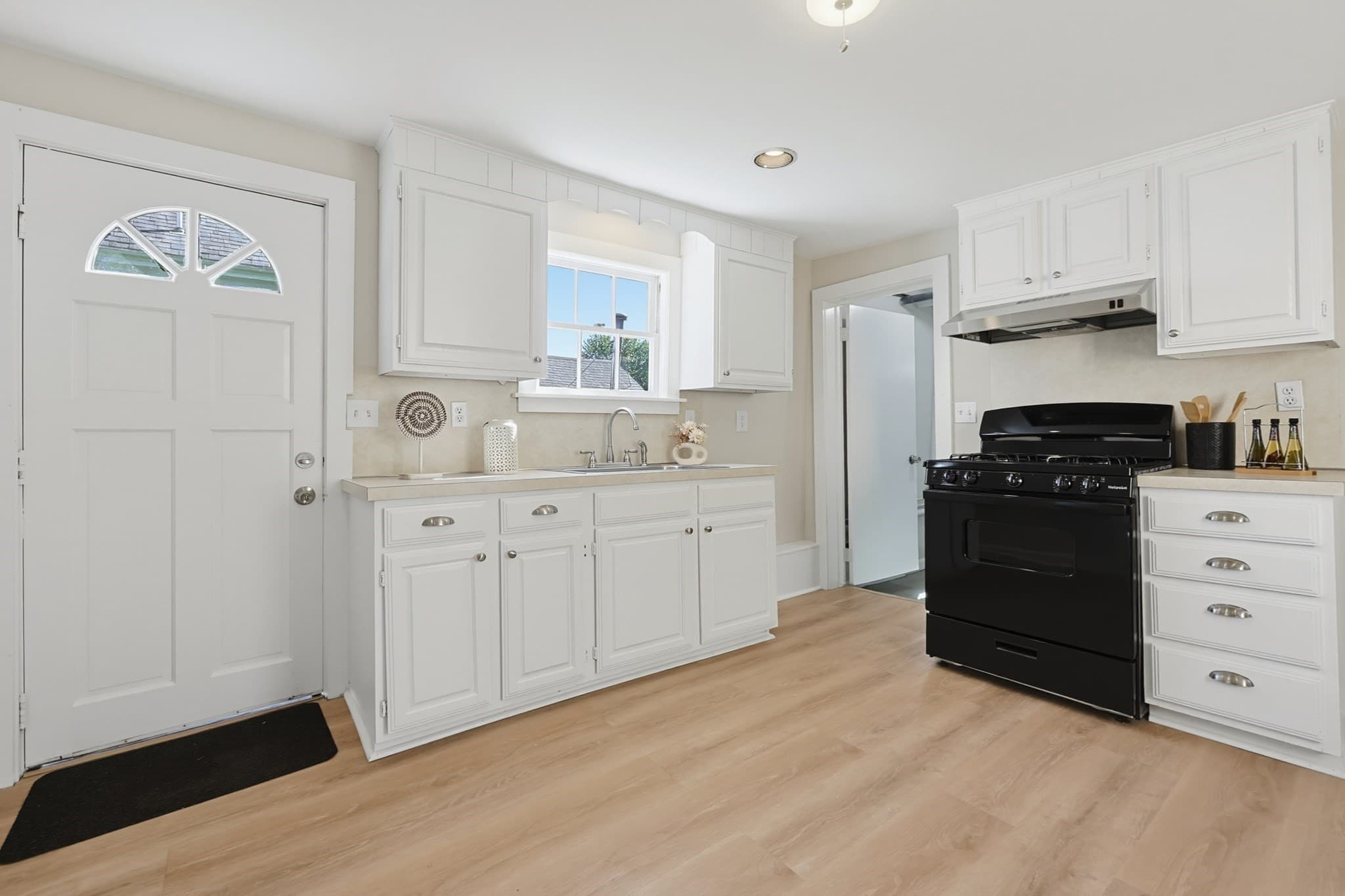 2 Family - 2 Units Side by Side at 32 Church St, Sandwich MA 02563, Sandwich, photo 12 of 37