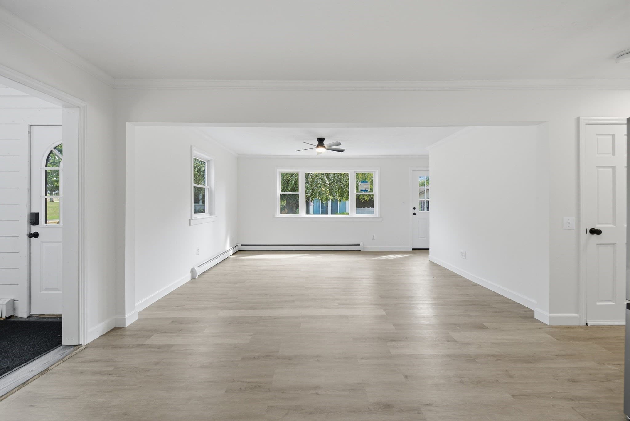 Single Family Residence at 6 Sterling St, Leicester MA 01524, Leicester, photo 7 of 41