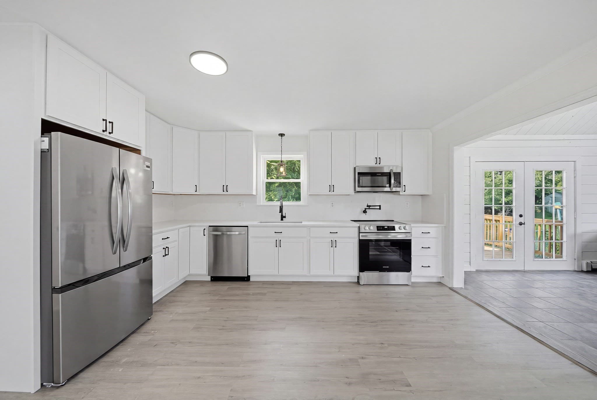 Single Family Residence at 6 Sterling St, Leicester MA 01524, Leicester, photo 3 of 41
