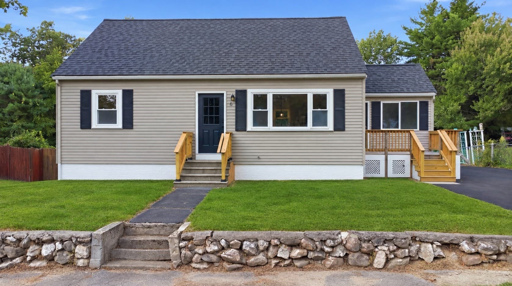 6 Sterling St, Leicester MA 01524