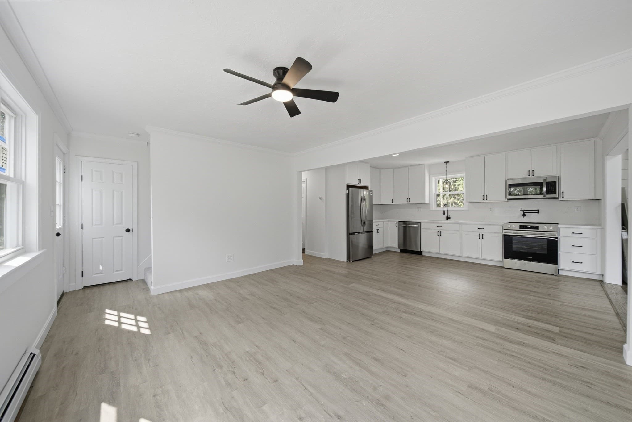 Single Family Residence at 6 Sterling St, Leicester MA 01524, Leicester, photo 9 of 41