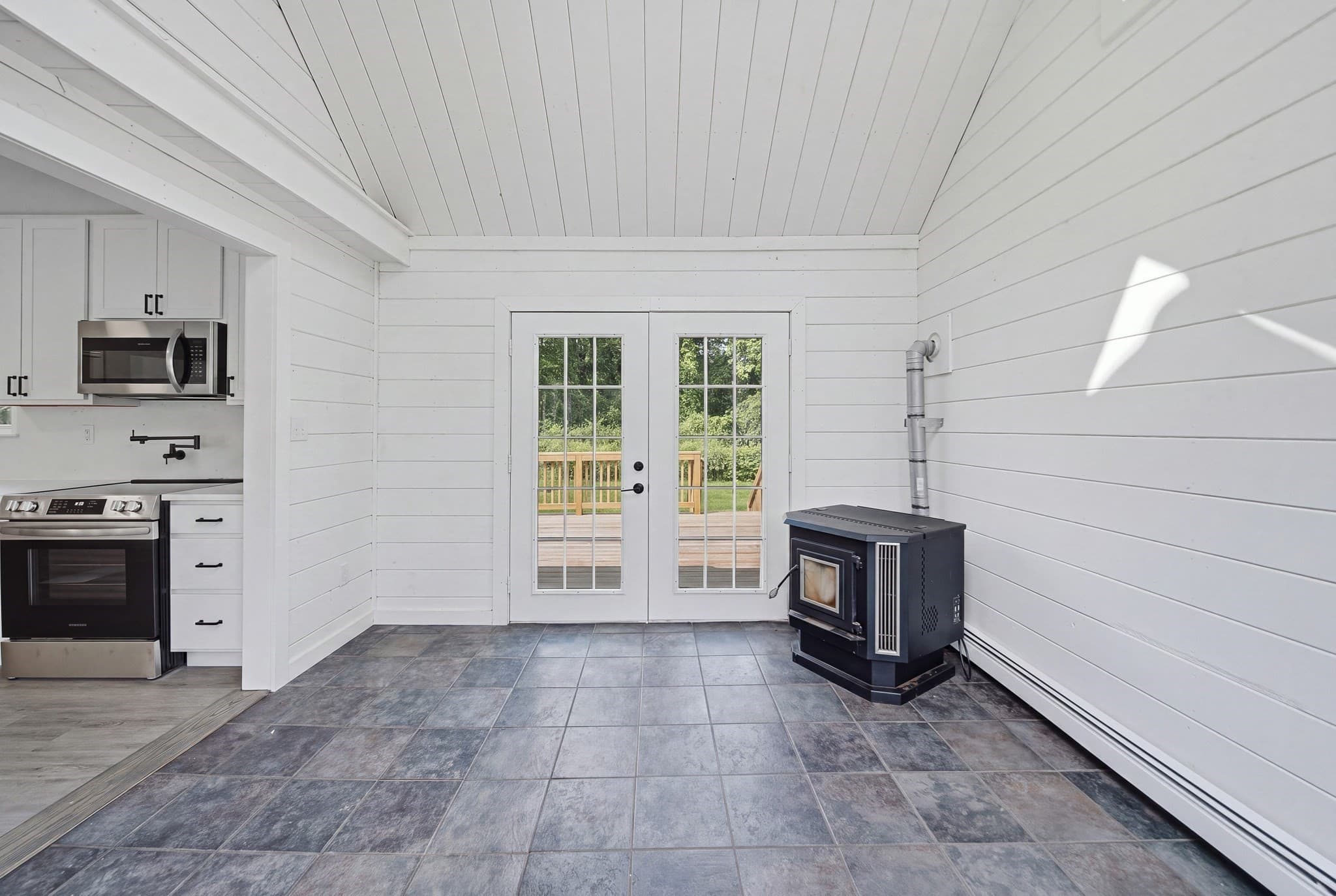 Single Family Residence at 6 Sterling St, Leicester MA 01524, Leicester, photo 14 of 41