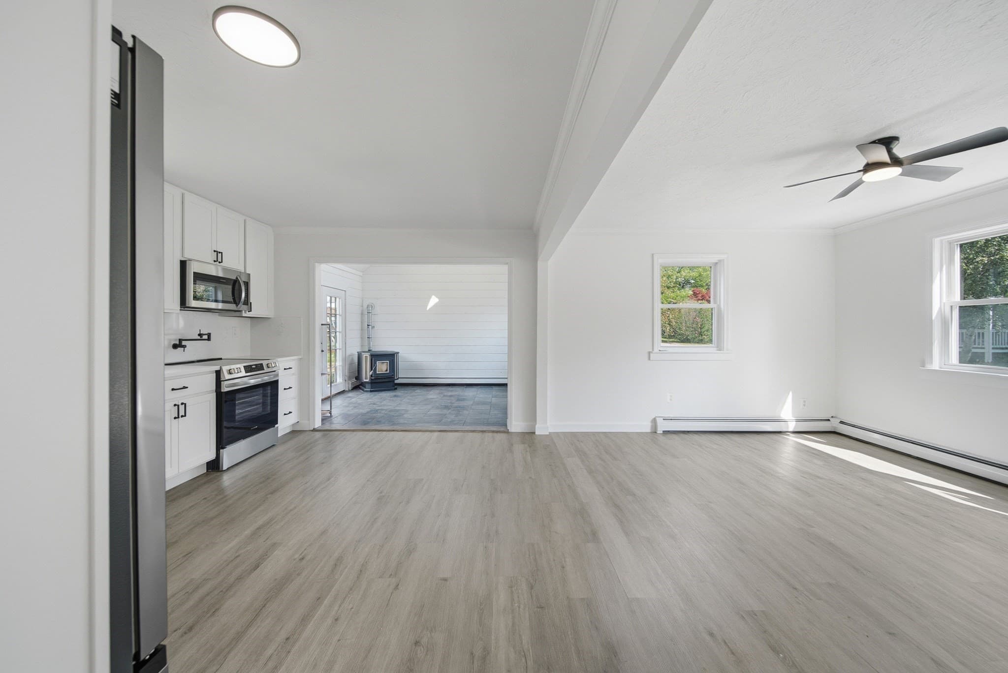Single Family Residence at 6 Sterling St, Leicester MA 01524, Leicester, photo 11 of 41