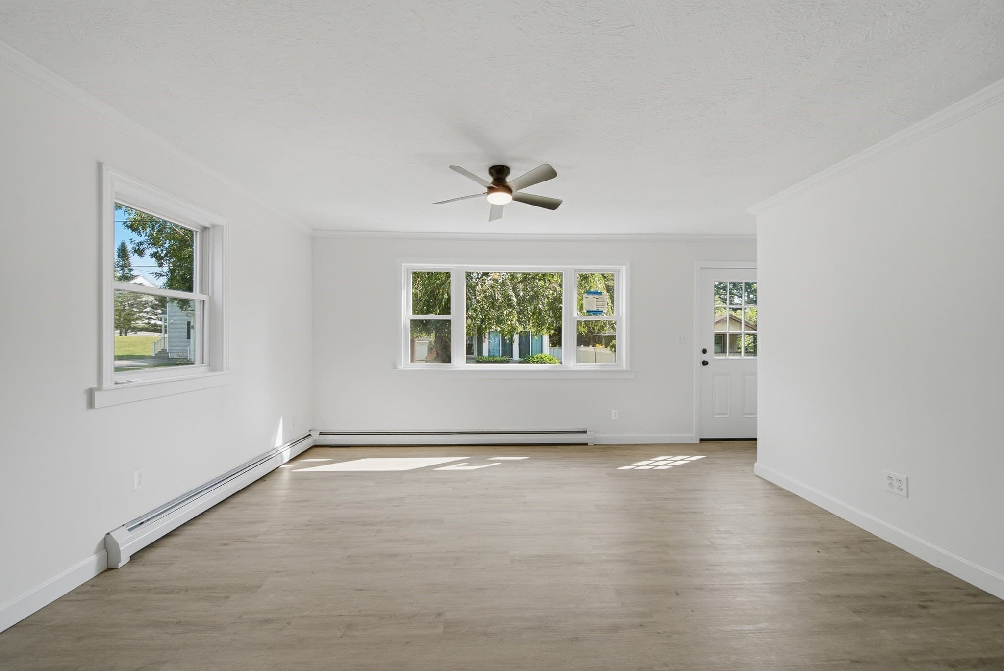 Single Family Residence at 6 Sterling St, Leicester MA 01524, Leicester, photo 8 of 41