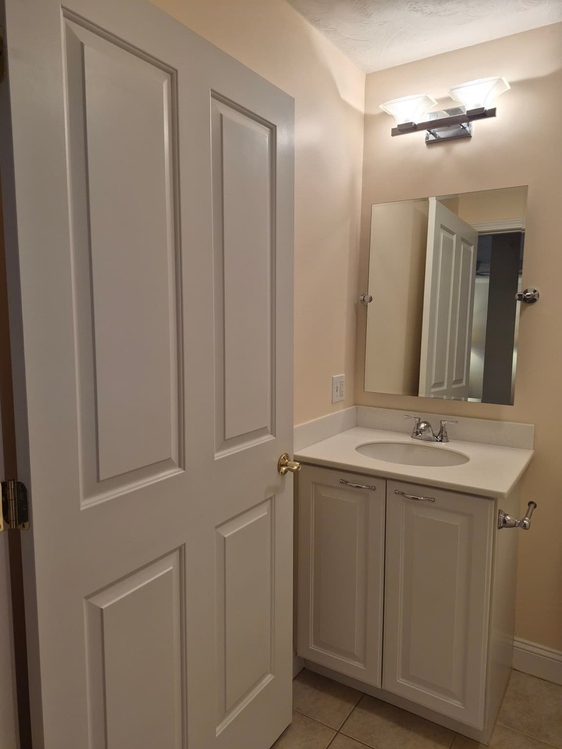 Condominium at 3 Jacklyn Dr # 2, Lunenburg MA 01462, Lunenburg, photo 12 of 39