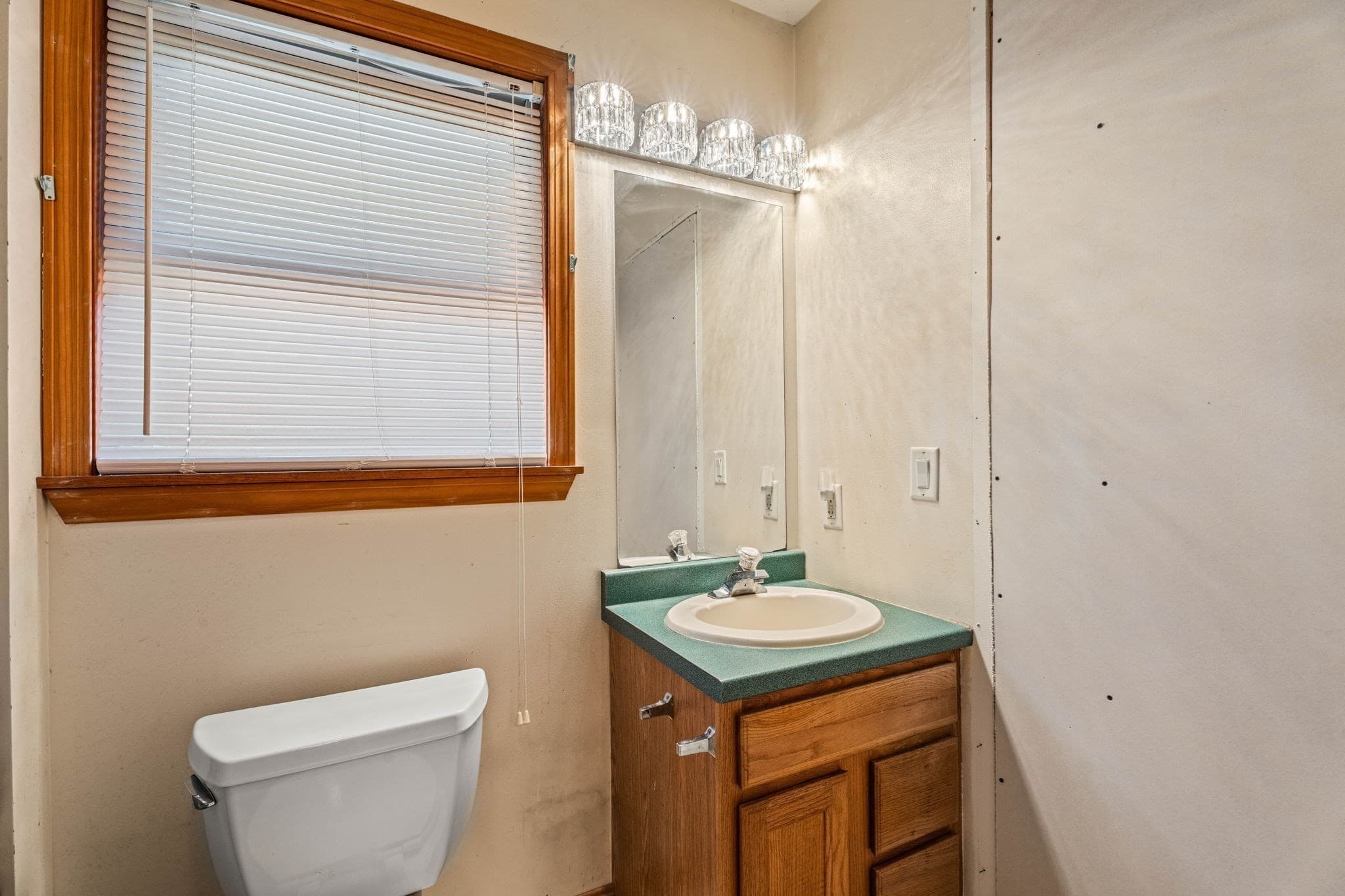Single Family Residence at 91 Currier St, Methuen MA 01844, Methuen, photo 21 of 40