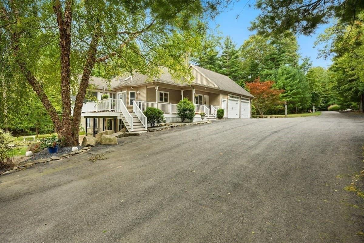Single Family Residence at 10 Anderson Way, Lakeville MA 02347, Lakeville, photo 4 of 42