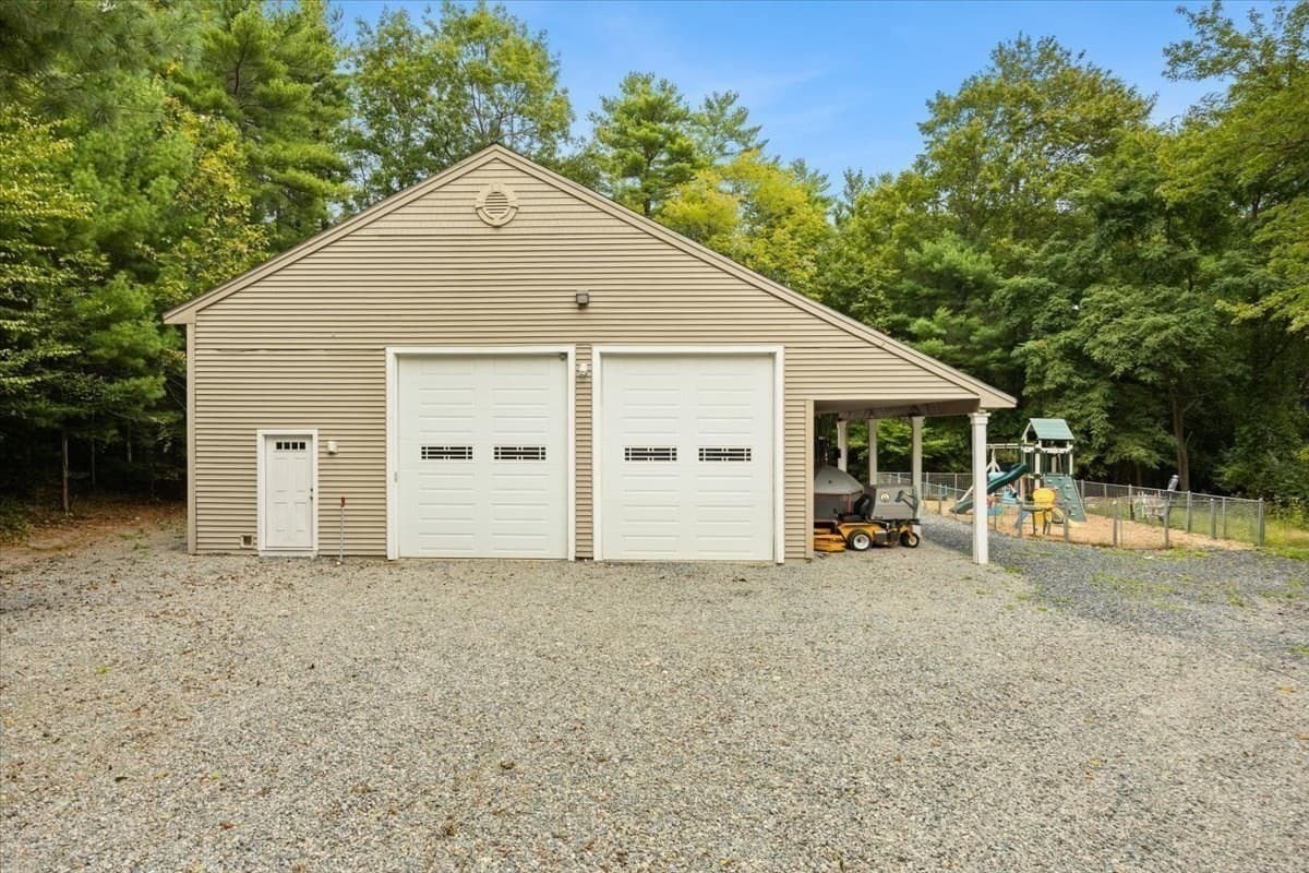 Single Family Residence at 10 Anderson Way, Lakeville MA 02347, Lakeville, photo 8 of 42
