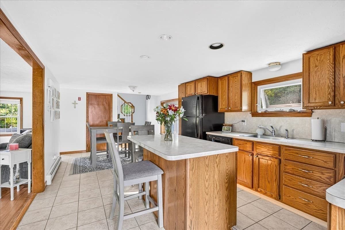 Single Family Residence at 33 White Horse Rd, Plymouth MA 02360, photo 14 of 41