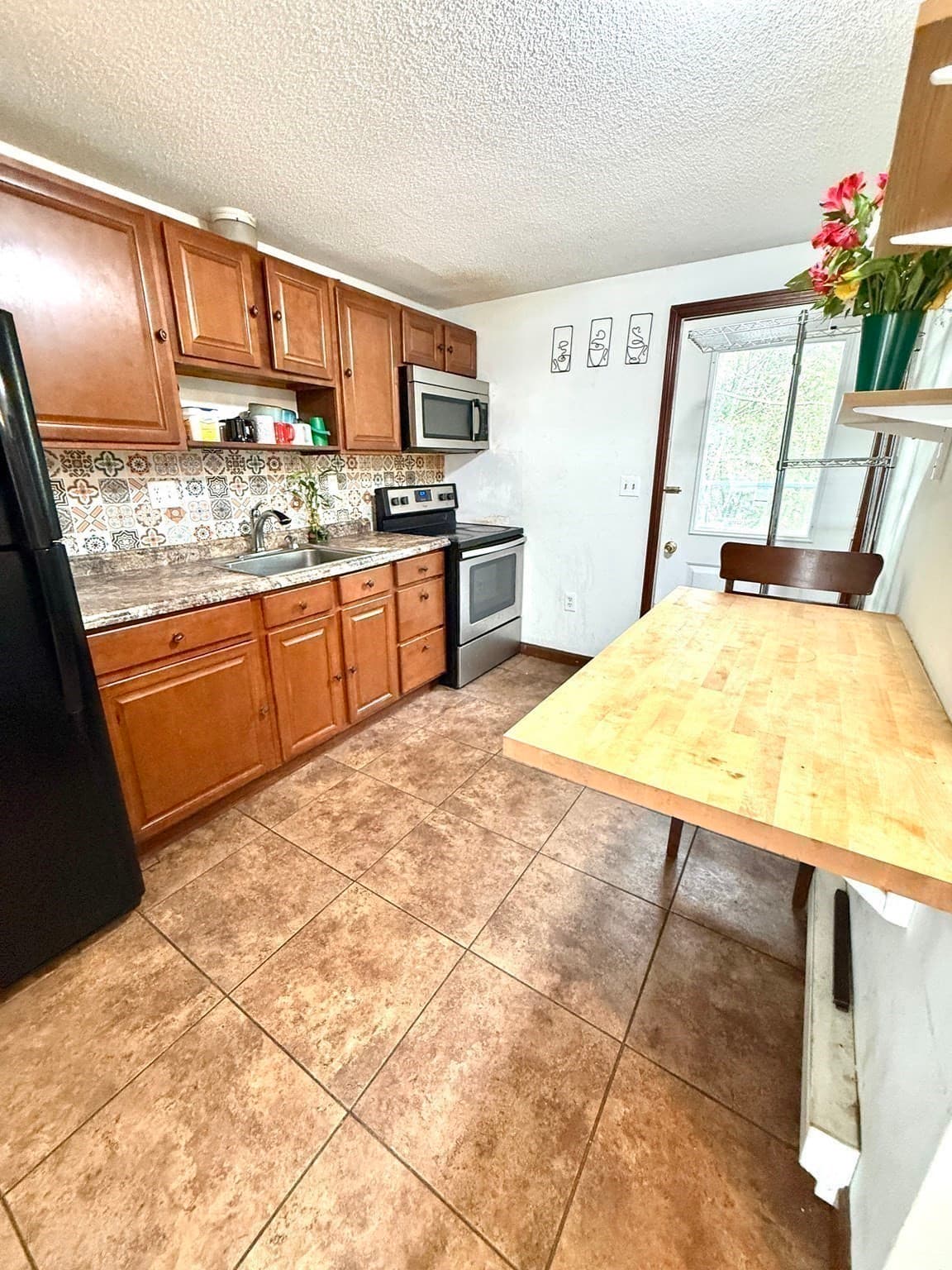 Single Family Residence at 67 Everard St, Worcester MA 01605, Worcester, photo 12 of 21