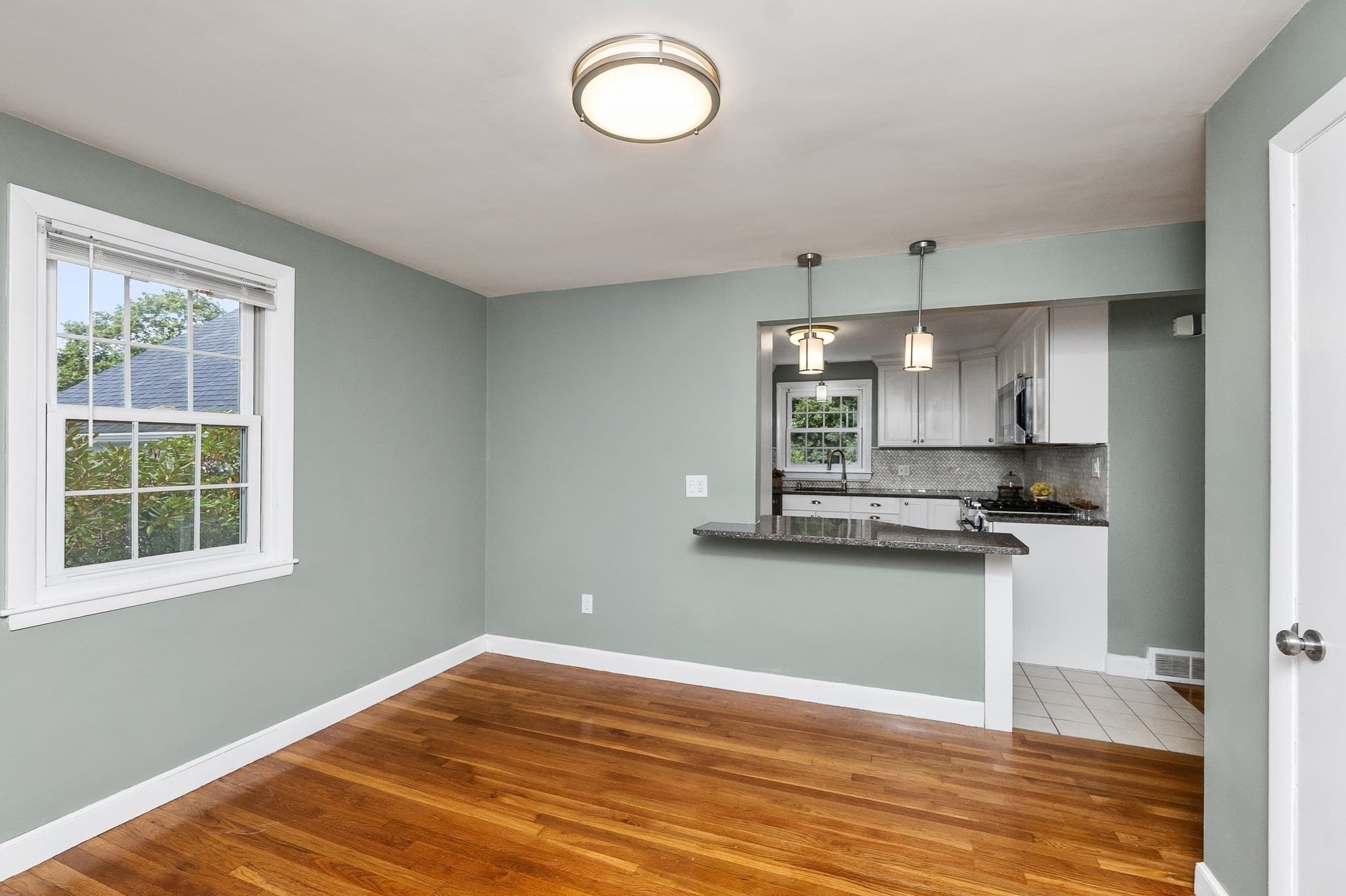Single Family Residence at 105 Beach St, Foxboro MA 02035, Foxboro, photo 5 of 30