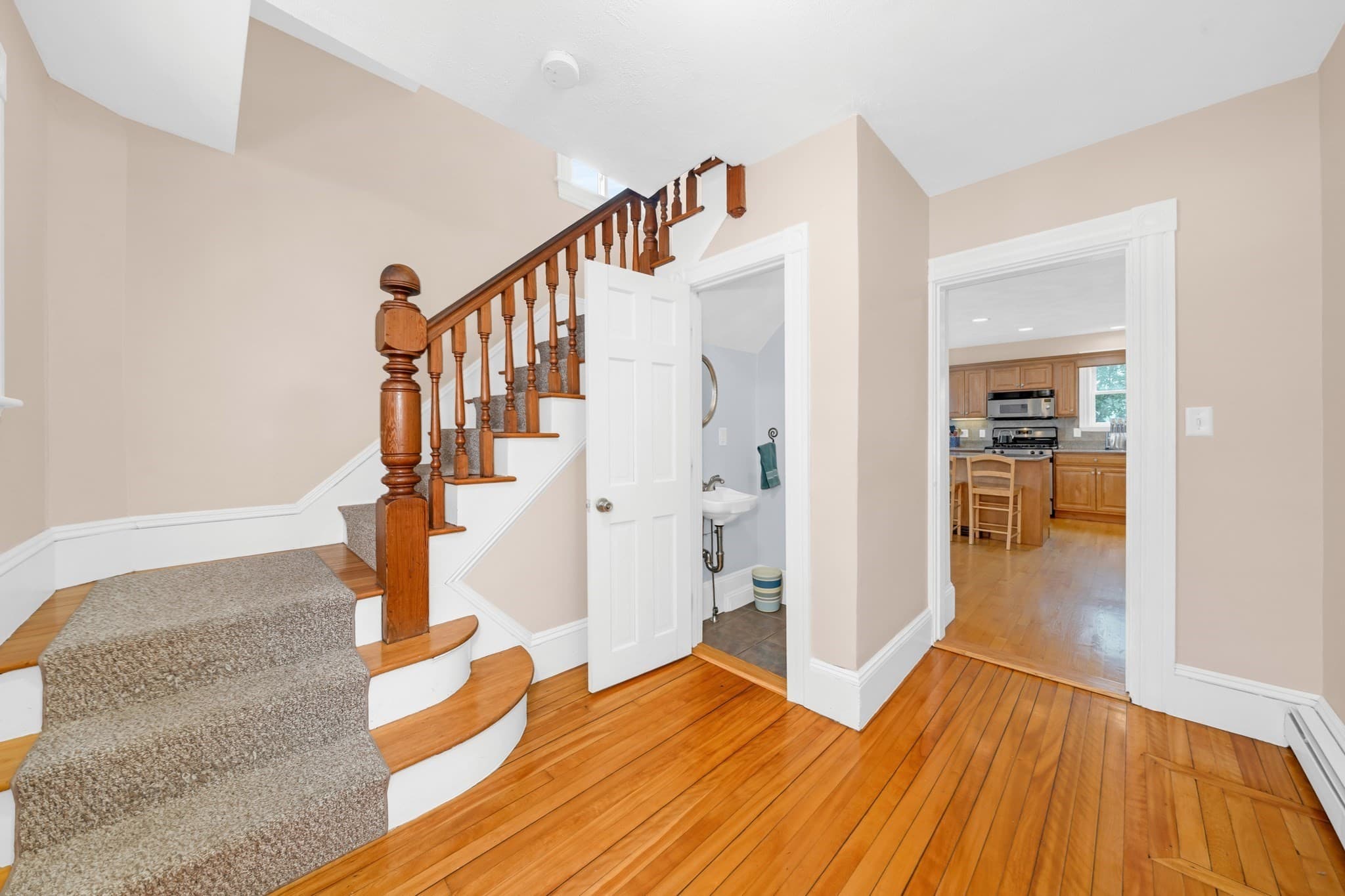 Single Family Residence at 21 Kernwood Ave, Beverly MA 01915, Beverly, photo 3 of 42